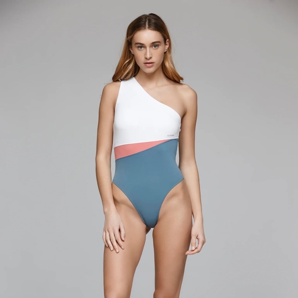 Titika One Piece - Picture 6 of 12